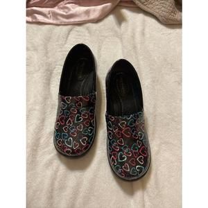 Easy Street Women's Black Multi Hearts Patent Size 10 Slip On Shoes Nurse